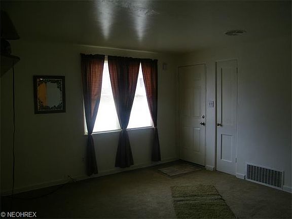 5th image of 2707 Oakwood Ave