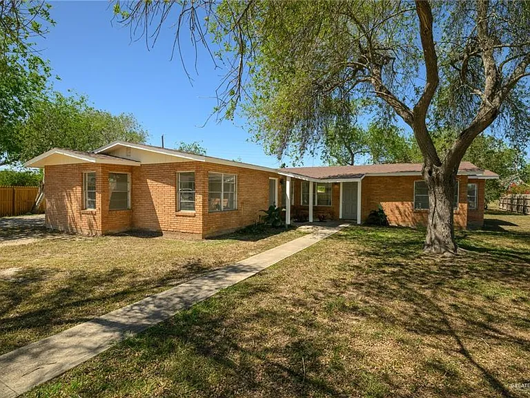 1823 Warren St — Photo 1