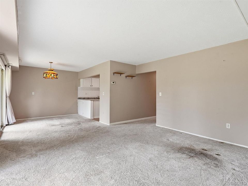1677 Riverside Dr Apt 13, photo 8