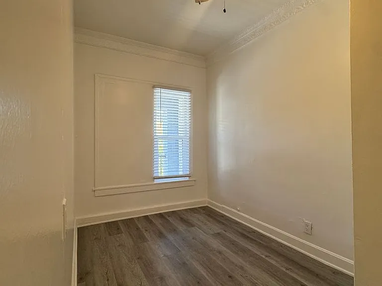 447 S. Rampart Blvd - Studio & 1 Bedroom Apartment! — Photo 11