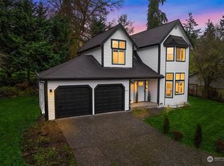 8113 NE 158th St, Kenmore, WA 98028