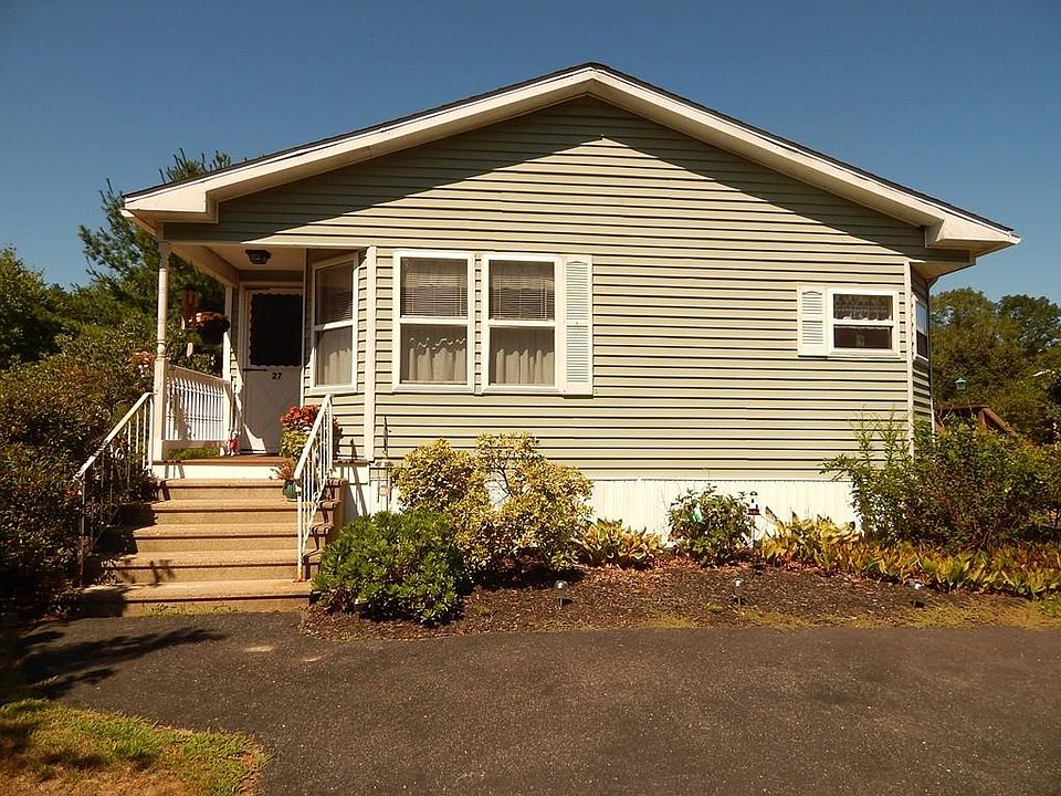 1st image of 27 Sycamore Dr