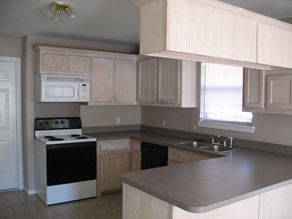 3rd image of 110 O'Brien Ct
