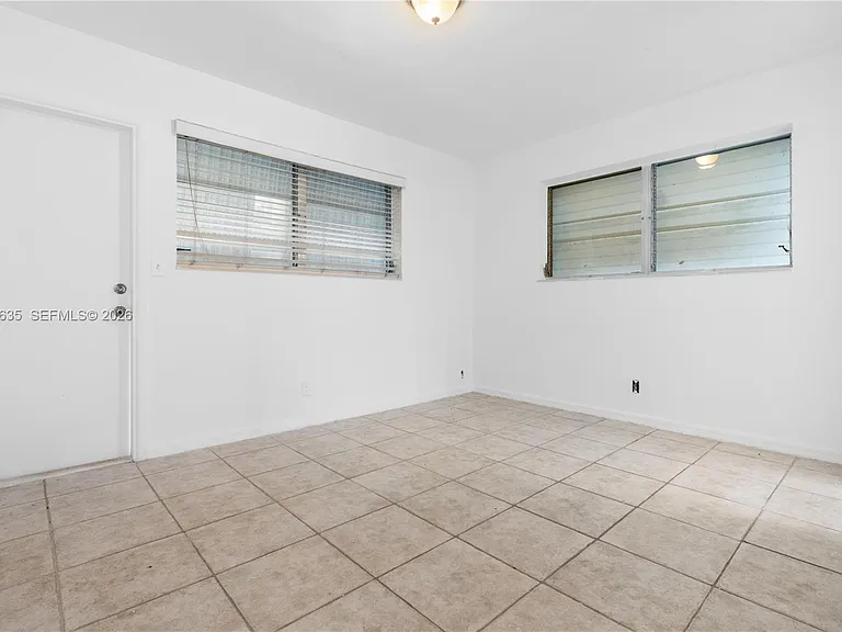 3061 NE 4th Ave — Photo 17