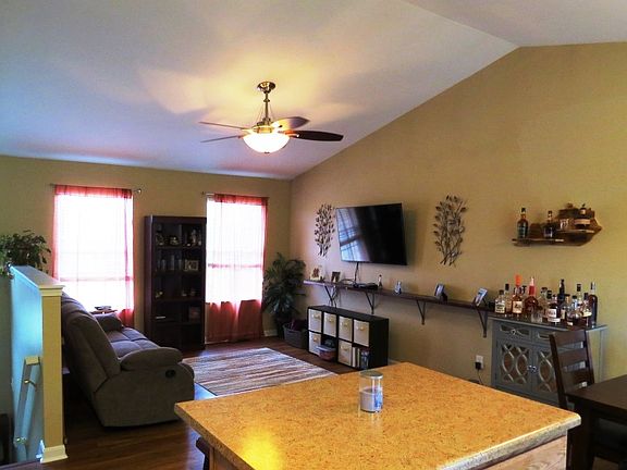 2nd image of 10377 Sharpsburg Dr