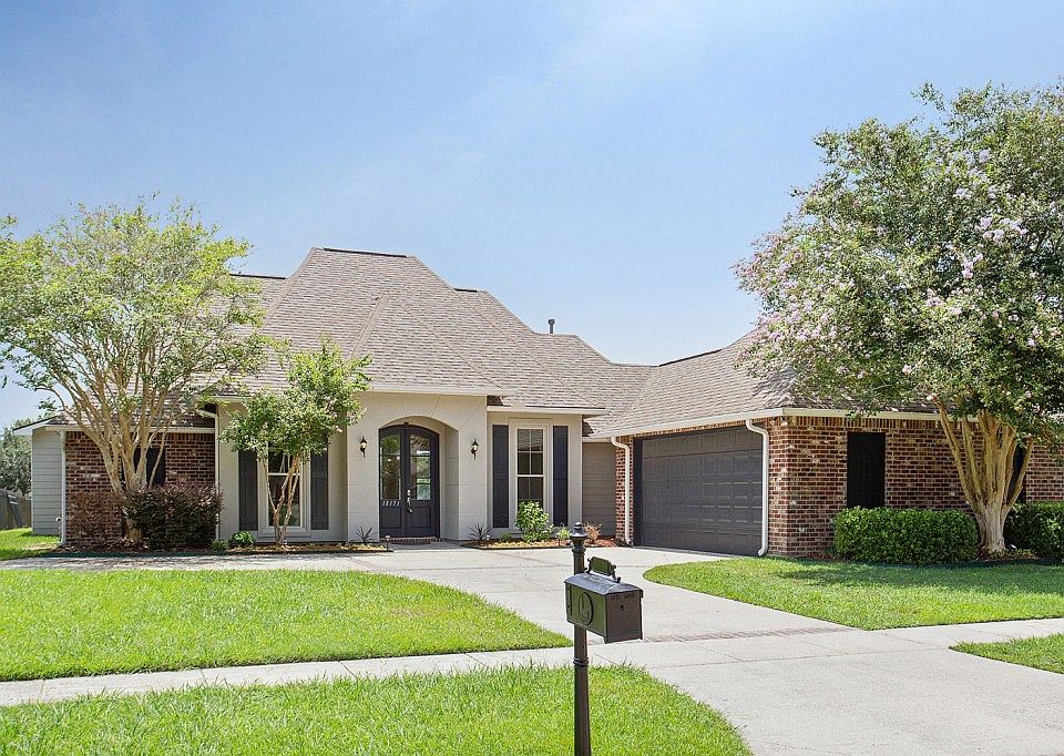 1st image of 18171 Lake Harbor Ln