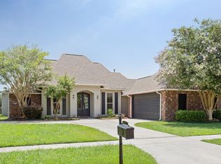 18171 Lake Harbor Ln, Prairieville, LA 70769