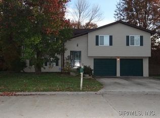 208 Pine Dale Dr, Swansea, IL