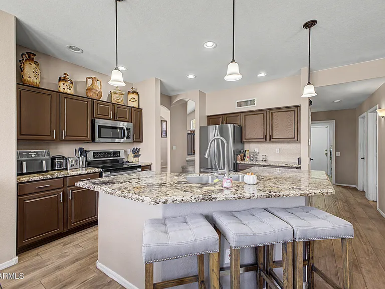 4518 E Rowel Rd — Photo 13