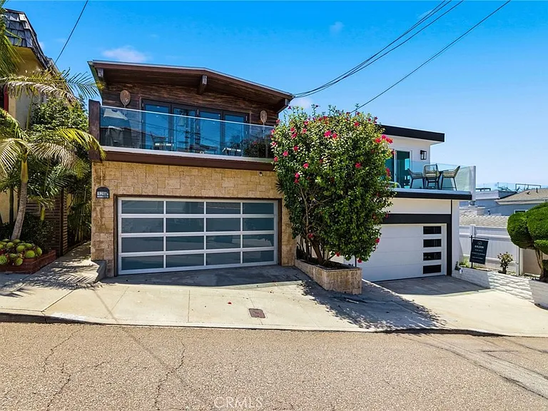 1214 1st Pl — Photo 2