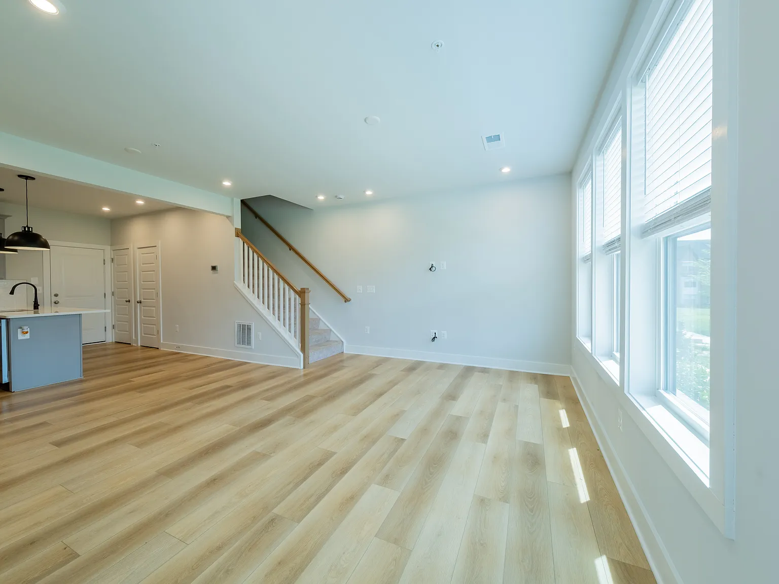 3 bed, 1573 sqft, $2,499 — Photo 3