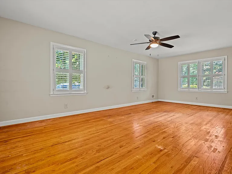 726 Wisteria Dr — Photo 10