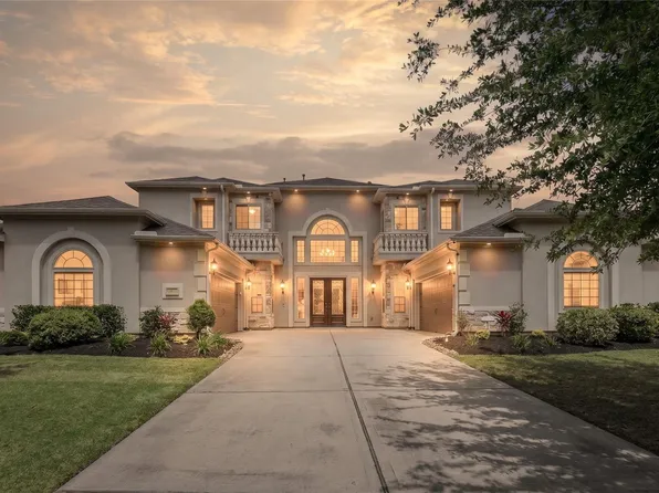 10611 N Sunrise Shores Ln, Cypress, TX 77433