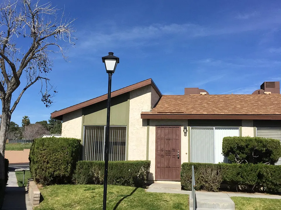 1329 Vista Serena Dr