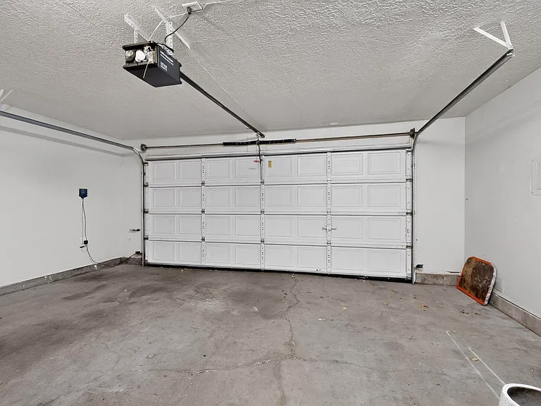 9735 Village Green Dr NE — Photo 33