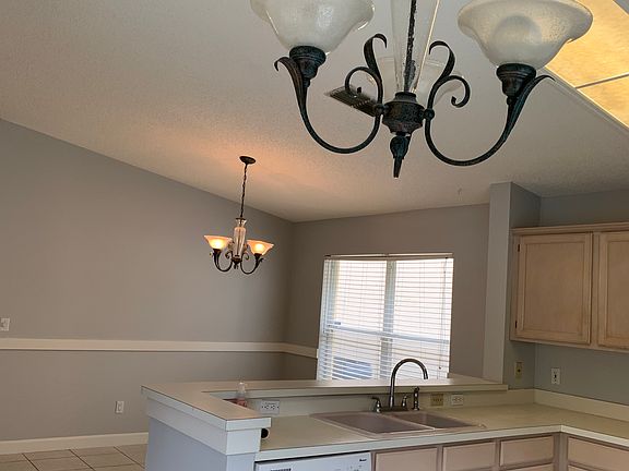 3rd image of 2729 Stone Oak Dr