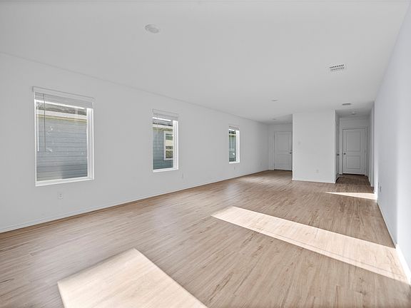 5th image of 1436 Mahogany Ln