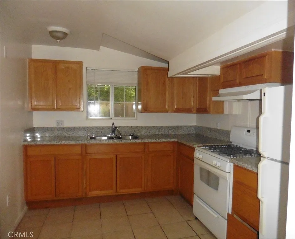2 bed, 800 sqft, $2,700 — Photo 4