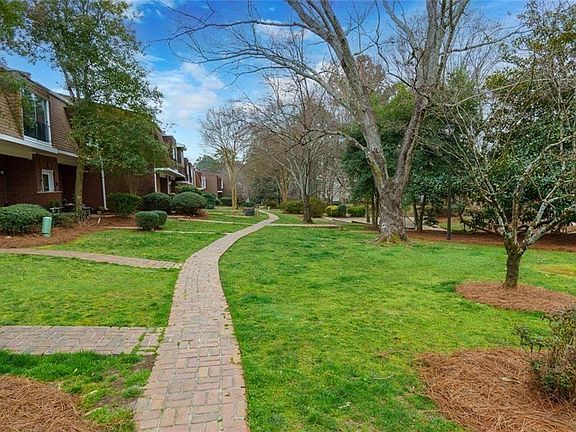 3rd image of 260 Manning Rd SW Unit 10