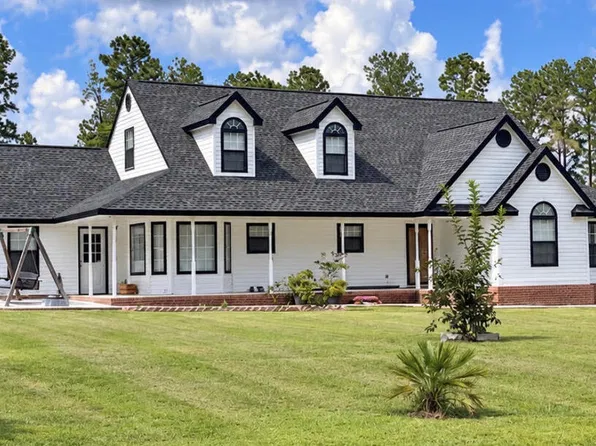 607 N Cherokee Hills Dr, Douglas, GA 31533