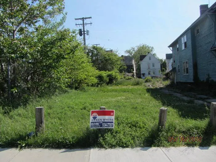 1768 Coit Rd photo 1