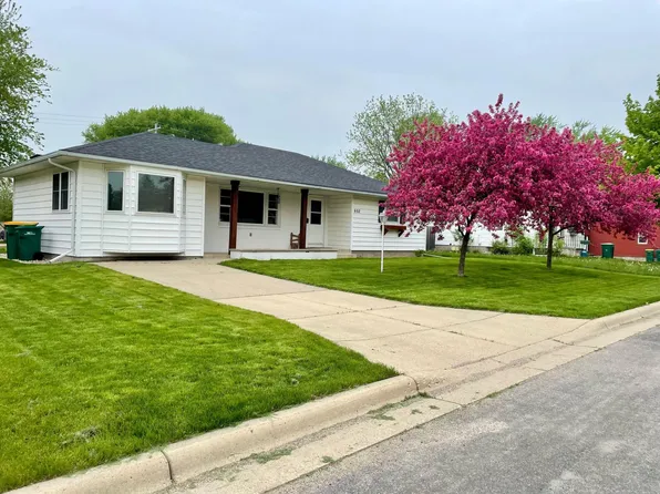 602 4th St NE, Montgomery, MN 56069