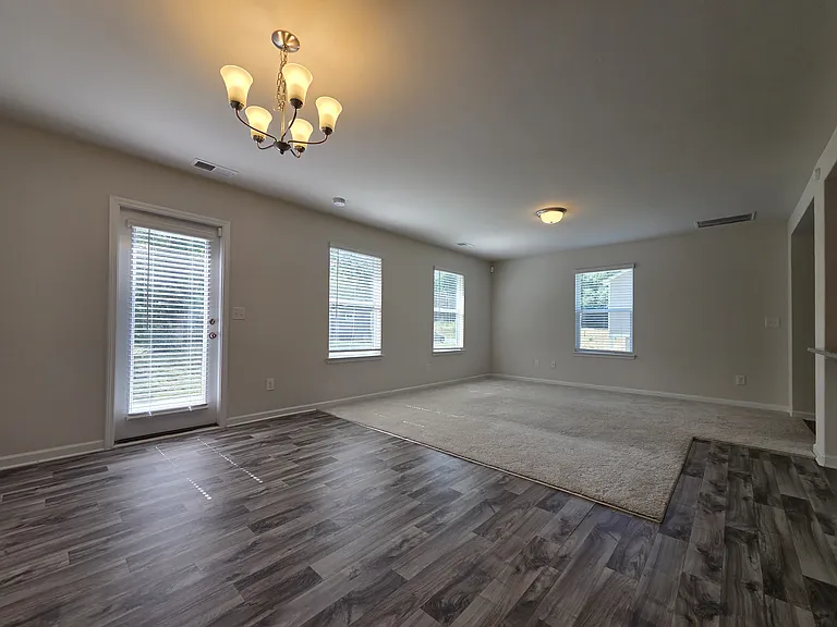 1808 Hart St — Photo 8