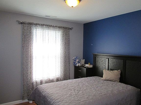 4th image of 66 Green Hill Ct