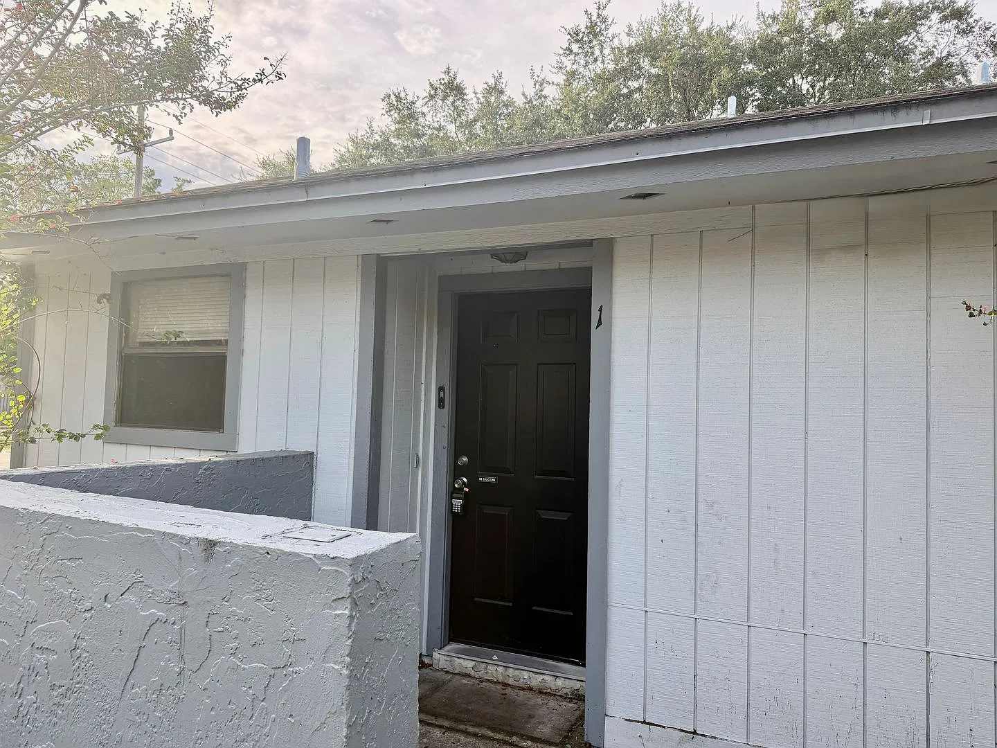 Charming 2-Bedroom, 2-Bath Pet-Friendly Home with Great Features! — Photo 2