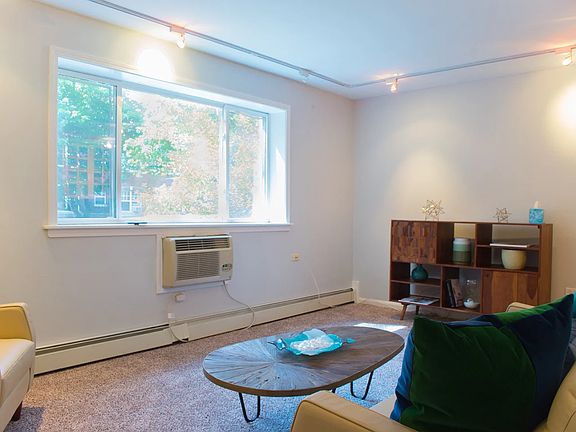 4th image of 5512 N Winthrop Ave #36