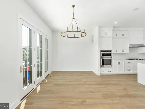 8605 Erdem Pl, Chevy Chase, MD 20815
