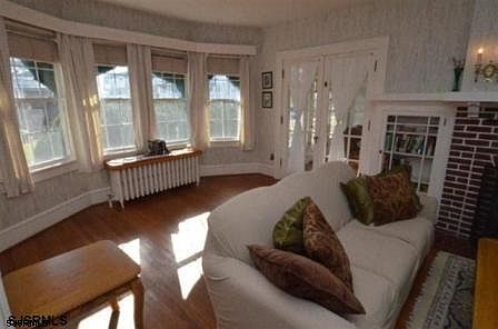 2nd image of 873 Plaza Pl