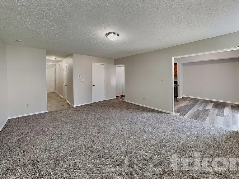 4244 Village Trace Dr — Photo 3