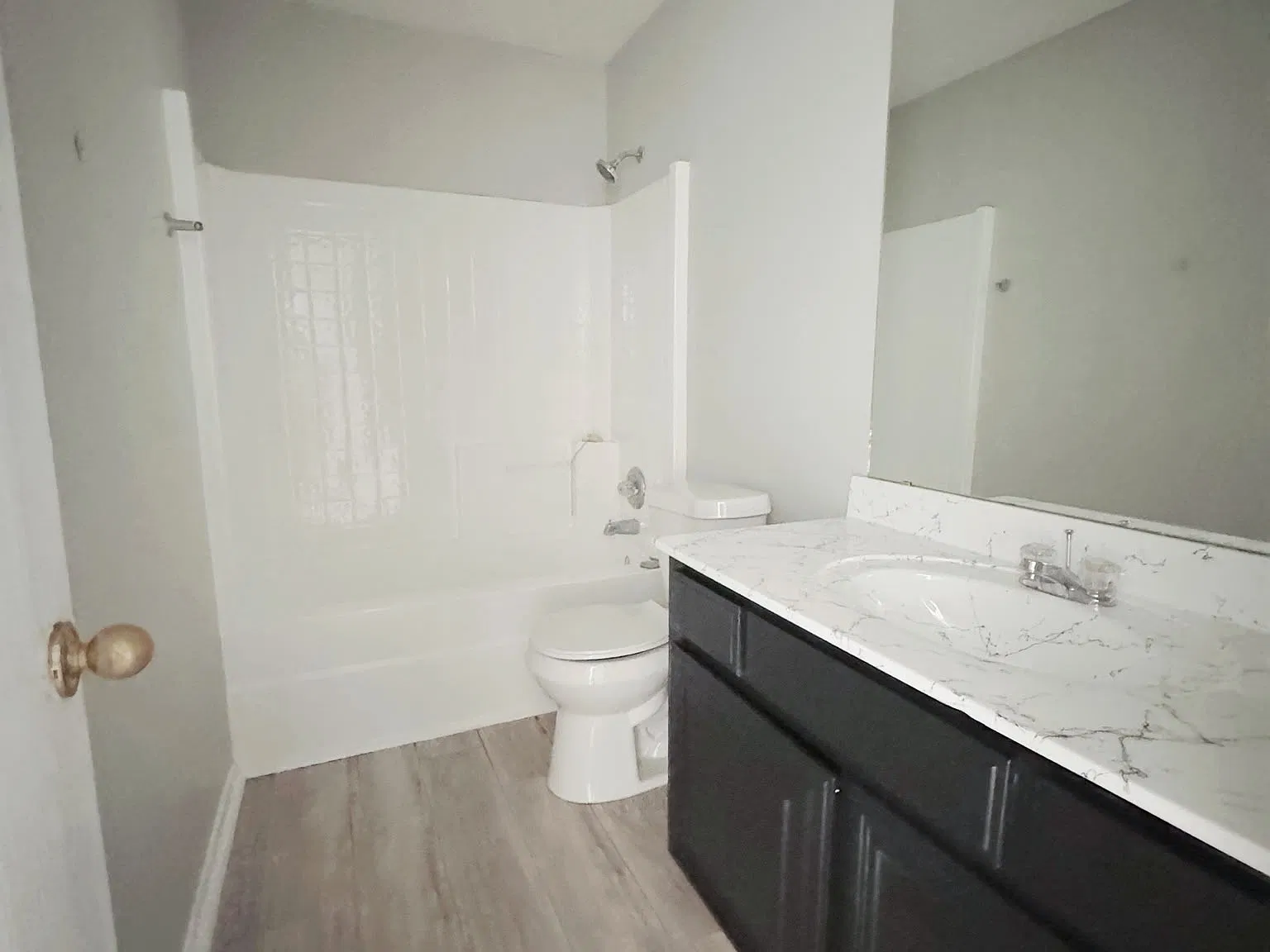 4 bed, 1907 sqft, $2,200 — Photo 3