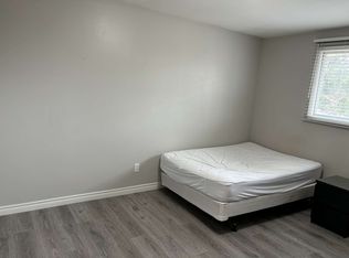 19 Amherst Dr #2, Kitchener, ON N2P1E1