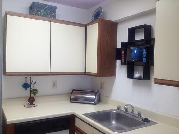 2nd image of 1506 W 25th Ct APT E10