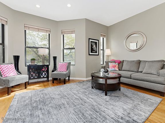 3rd image of 1712 W Wilson Ave APT 1E