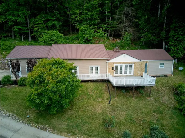 2086 Miller Rd, Huntington, WV 25701