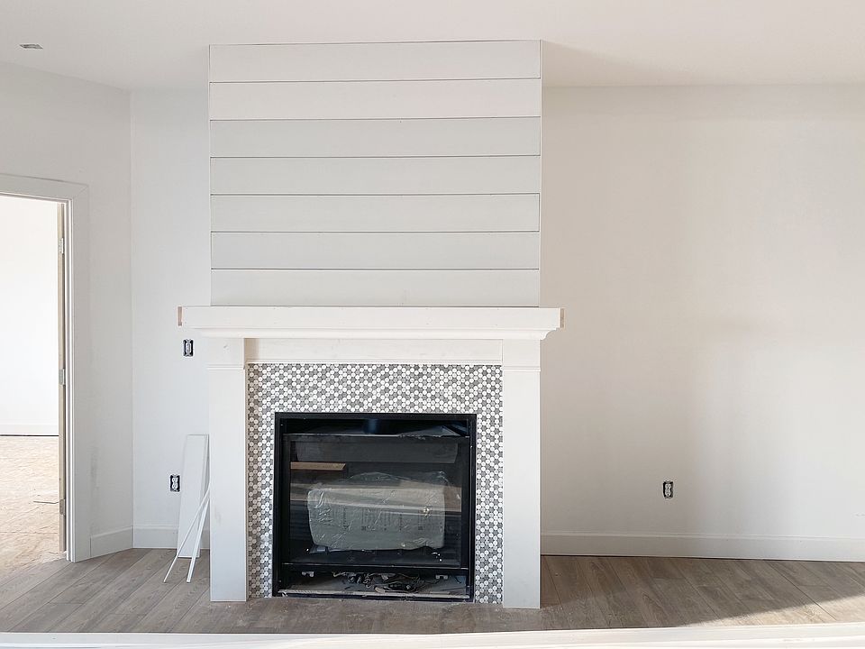 Custom fireplace (progress)