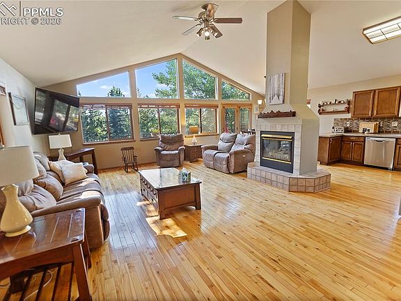 3rd image of 566 Spring Valley Dr