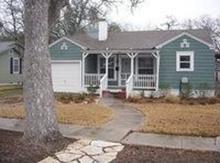 305 Travis St, Kerrville, TX 78028