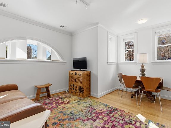 5th image of 226 5th St SE APT 102
