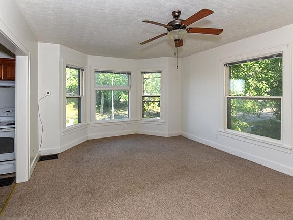 3rd image of 12 S 9th St APT 3-12S9