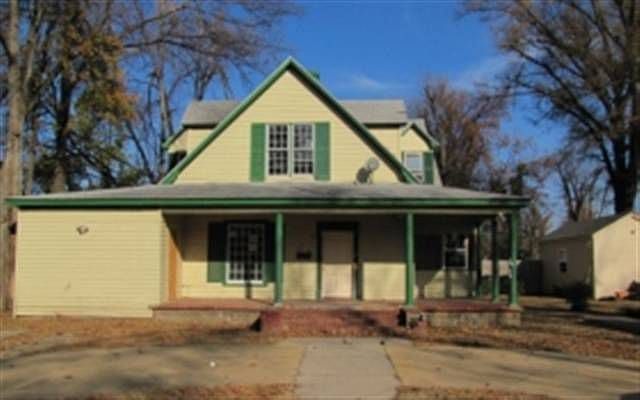 1st image of 1010 Holly St