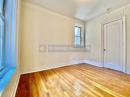 5th image of 306 W 107th St APT 3R