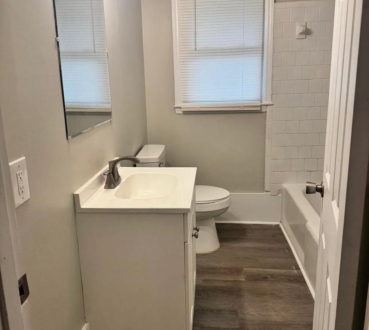 3 bed, 1.0 bath, $1,150 — Photo 3