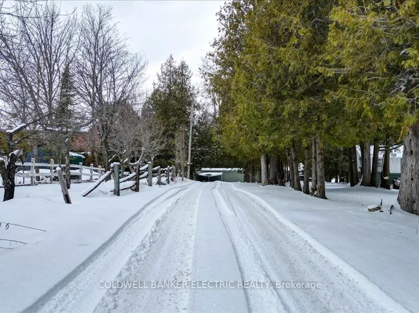 6 Leisure Ln, Kawartha Lakes, ON K9V 4R1