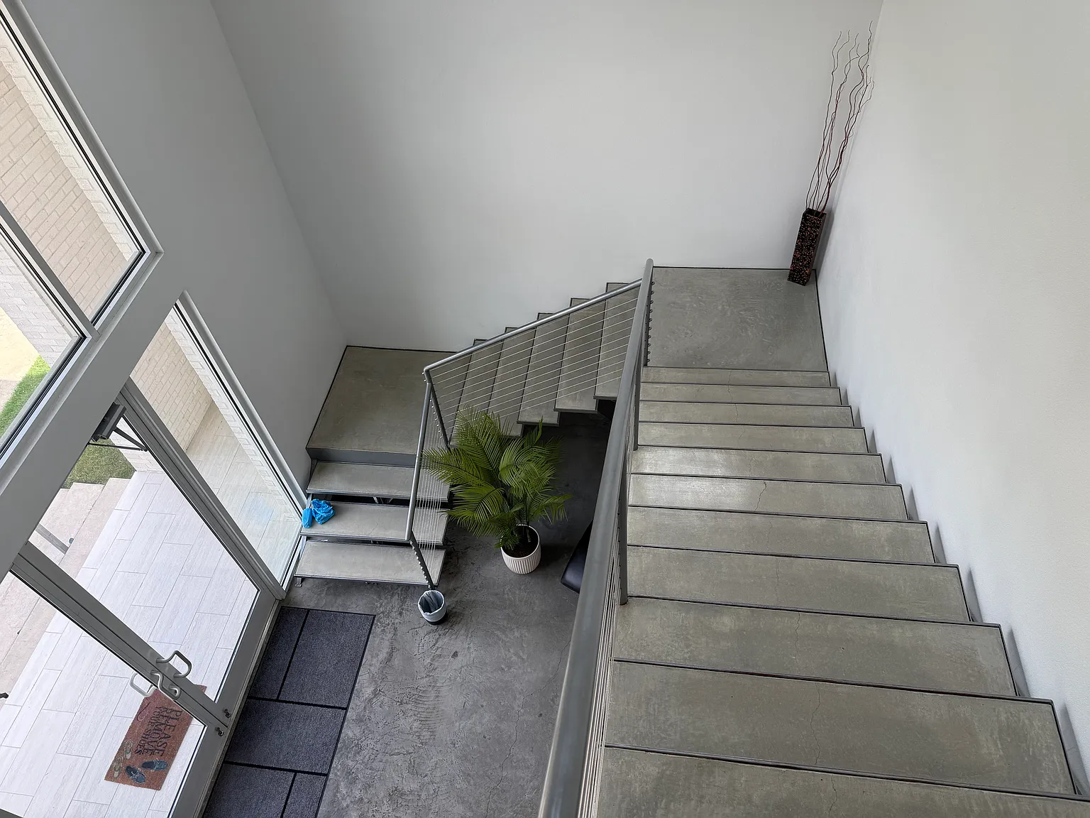 3 bed, 4168 sqft, $12,500 — Photo 4