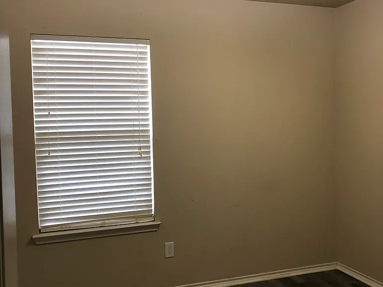 2127 Meadow View Dr — Photo 12