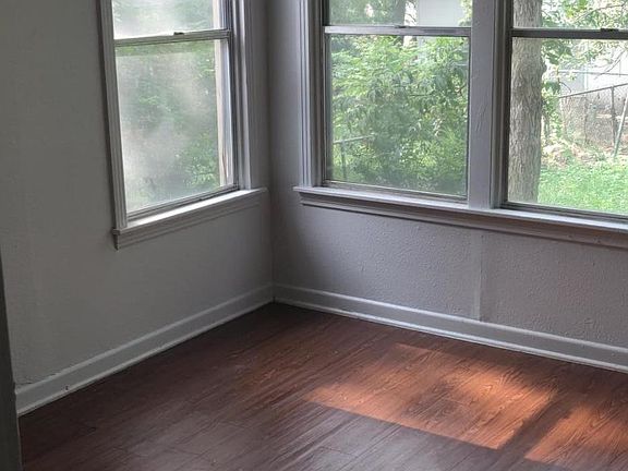 3rd image of 218 Channing Ave